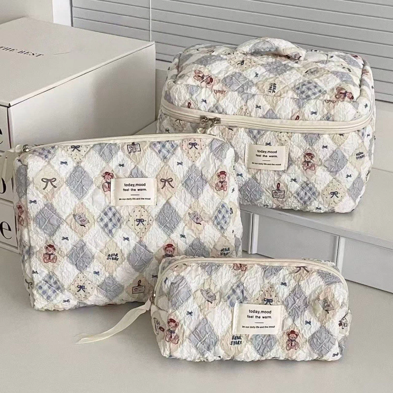 Cosmetic Bag Bear Cute Large Capacity Good Looking Portable Storage Bag Multi-Functional Portable Large Capacity Cosmetic Bag